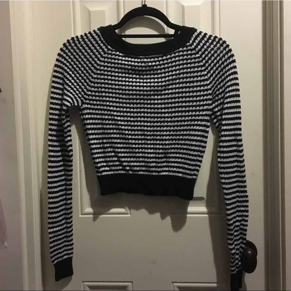 Cropped Black and white sweater size small